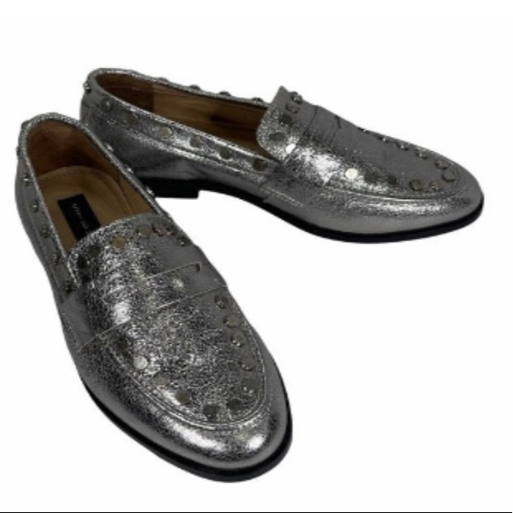 Steve Madden Ample Silver Metallic Slip On Loafers Flats Metal Studs Size 5.5